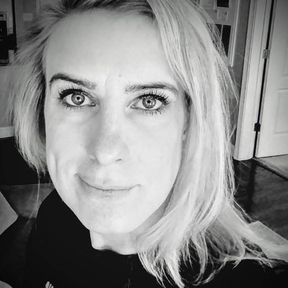 Meet your Posher, Karen - Picture 1 of 1